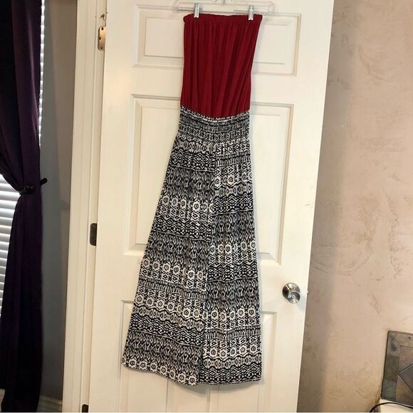 Red, Black, and White Women’s Strapless Jumpsuit Size Small - Picture 3 of 11